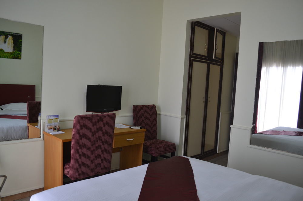 Hotel Mansel Yaounde Exterior photo