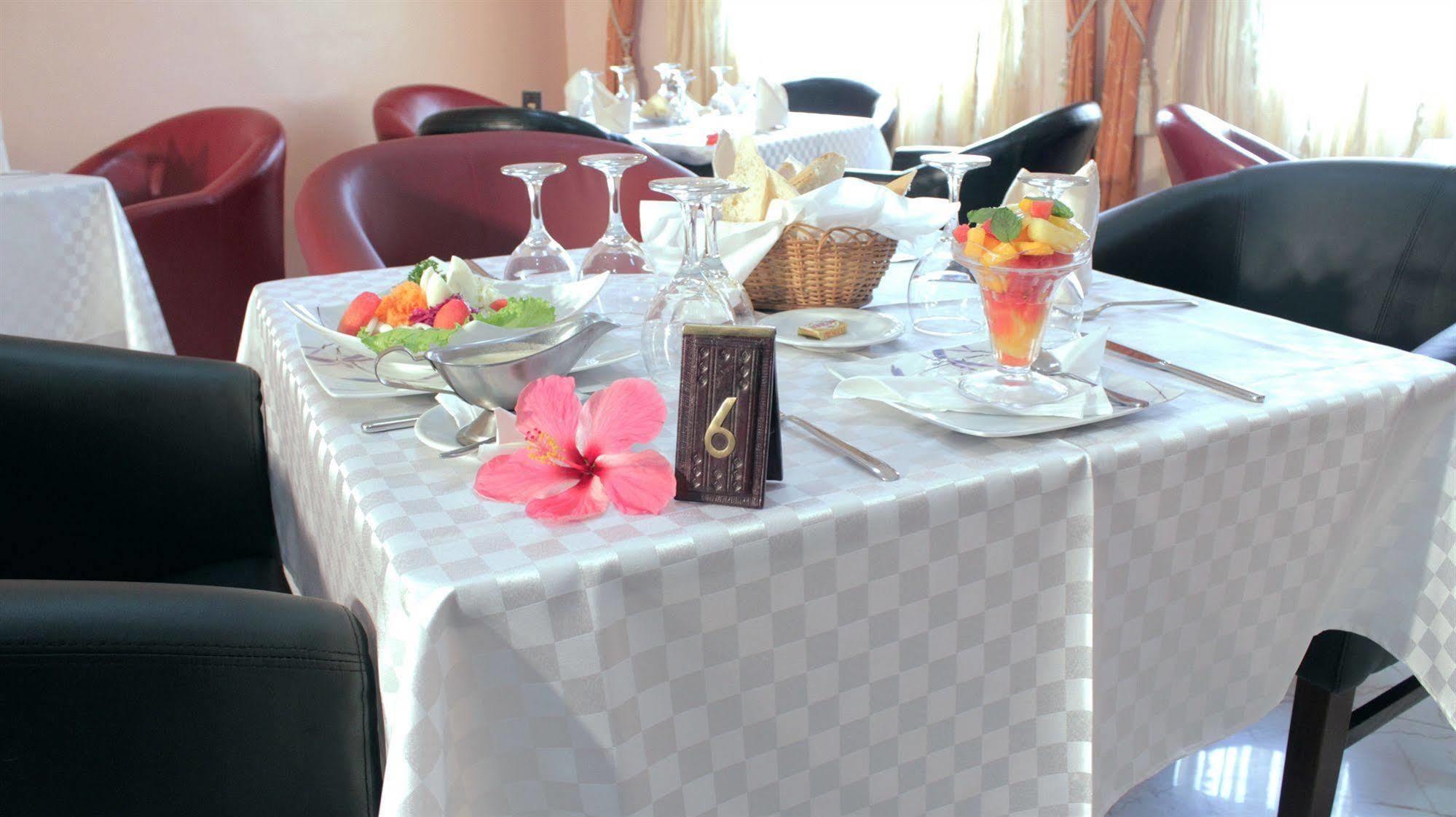 Hotel Mansel Yaounde Exterior photo