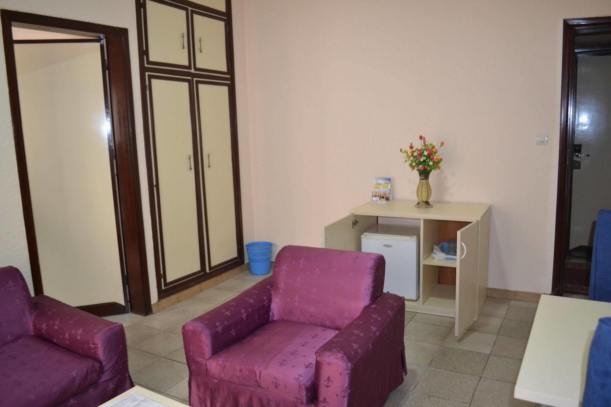 Hotel Mansel Yaounde Exterior photo