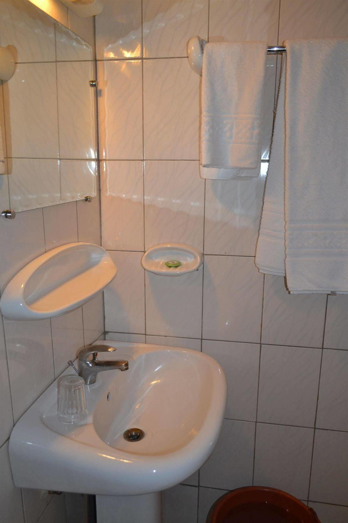 Hotel Mansel Yaounde Exterior photo