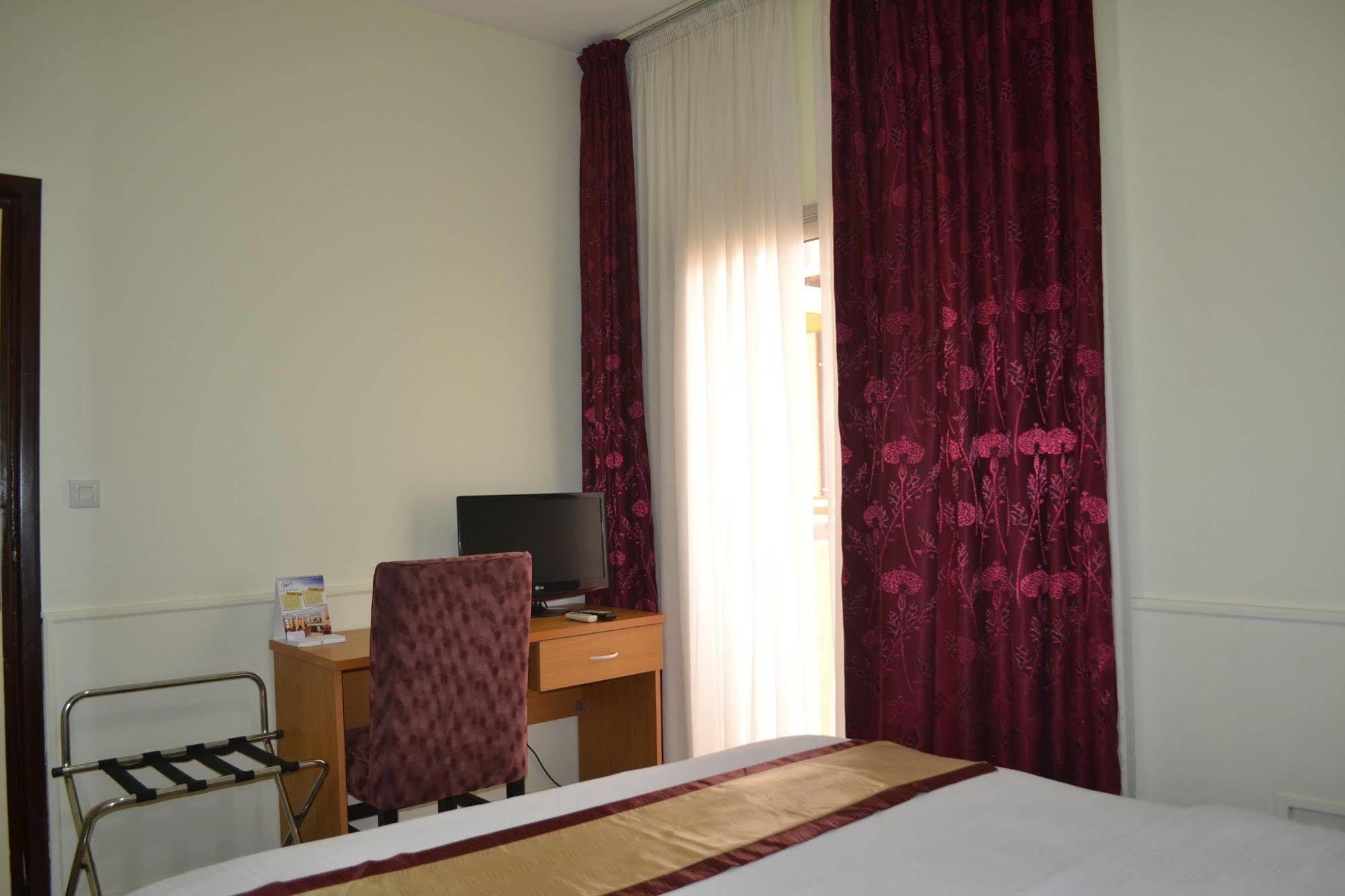 Hotel Mansel Yaounde Exterior photo