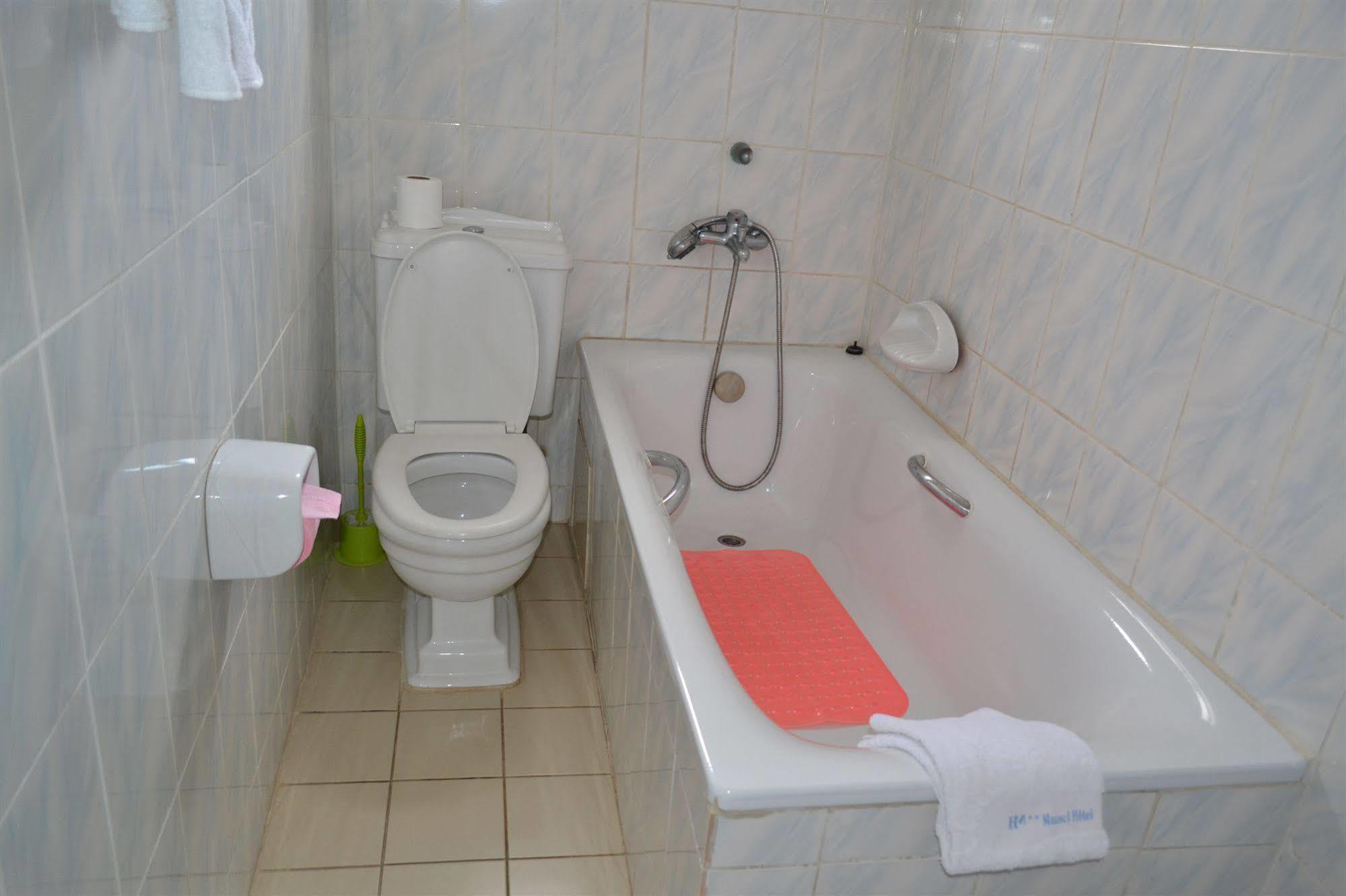 Hotel Mansel Yaounde Exterior photo